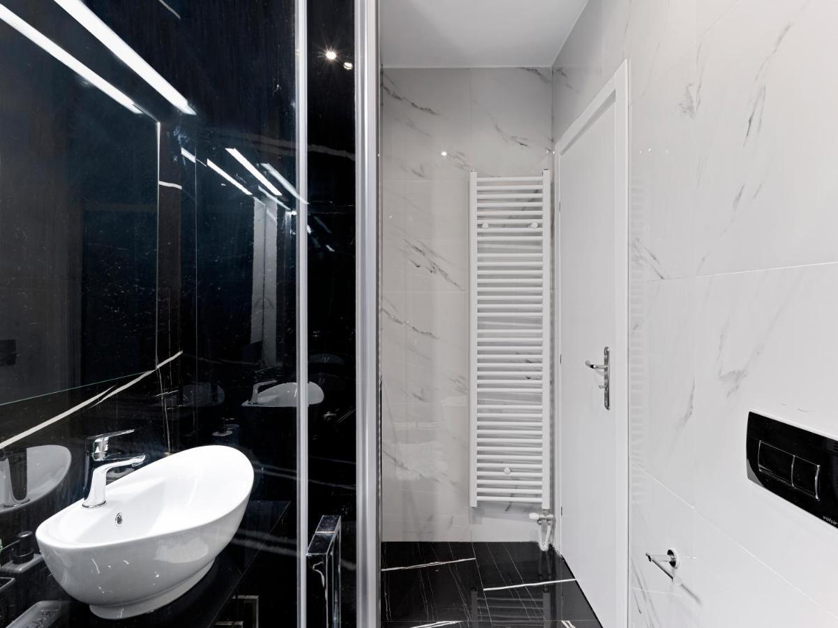Elegant Apartment In Glyfada Athen Exterior foto